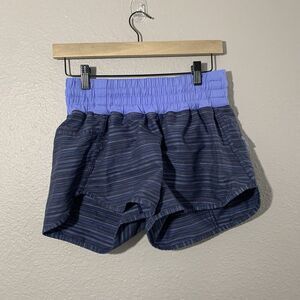 Lululemon Wee Are From Space Cadet Blue‎ Stripe Lullaby Tracker Short II Size 8